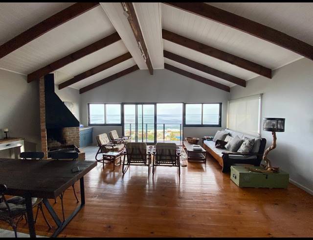 3 BEDROOM HOUSE TO LET IN OUTENIQUA STRAND